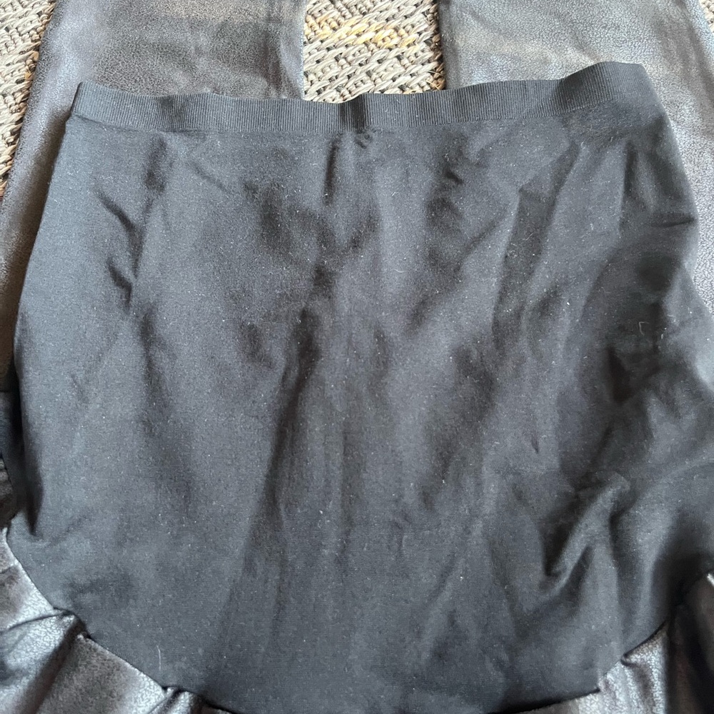 NWT Black  faux leather stretch Maternity Leggings - Picture 3 of 4